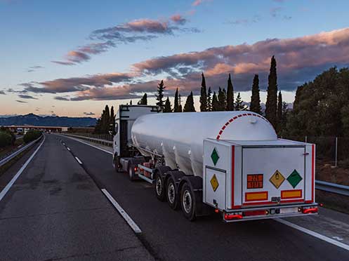 Transport de matières dangereuses : quelles sont les réglementations ?